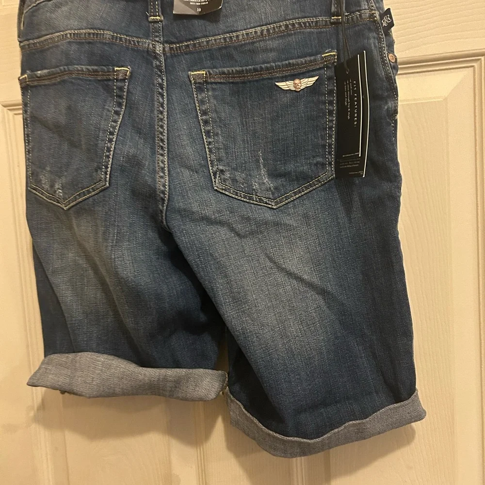 Rock & Republic Mid Rise Bermuda Denim Shorts - size 10 - Picture 8 of 16
